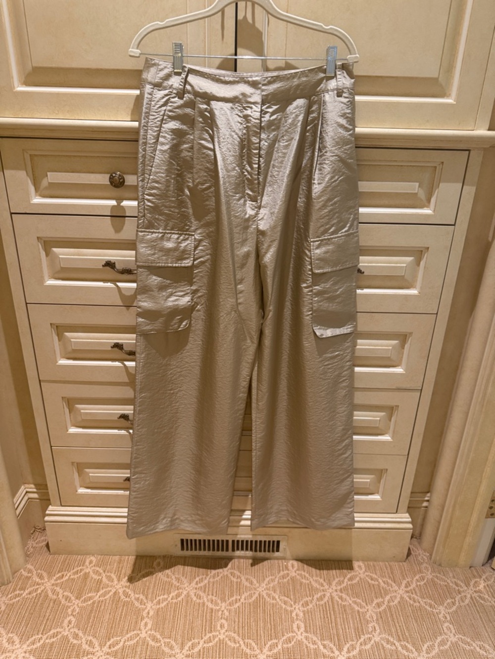 Tibi Champagne Lightweight Wide-Leg Cargo Pants size 6 never worn Binder
